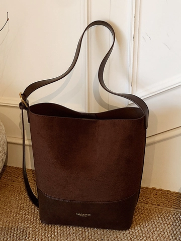 Sac Seau Patchwork en Suède Vintage pour Femmes Sac à Épaule Grande Capacité Tendance Chic Épissage Sac Sous-Bras Avec Bandoulière