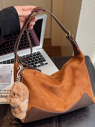 Borsa Sottobraccio in Scamosciato Patchwork Vintage Grande Capacità Borsa Hobo a Spalla per Donna Borsa Minimalista per Pendolari Con Ciondolo Peluche