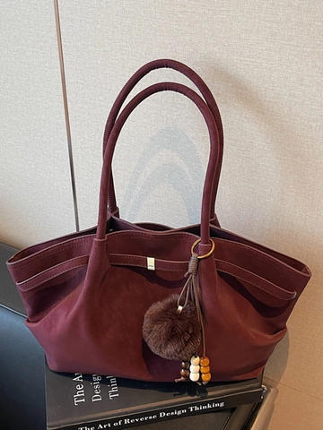 Women Retro PU Leather Tote Bag Large Capacity Minimalist Shoulder Bag With Fur Ball Pendant Korean Style Commute Handbag