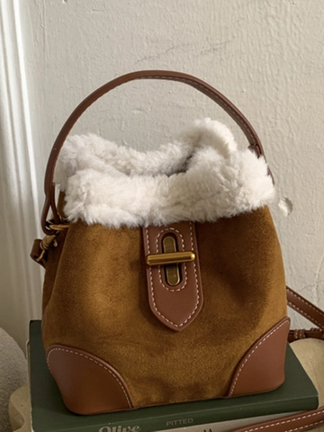 Women Retro Faux Fur Trim Shoulder Bag PU Leather Stitching Crossbody Handbag Minimalist Winter Bucket Bag For Ladies Gift