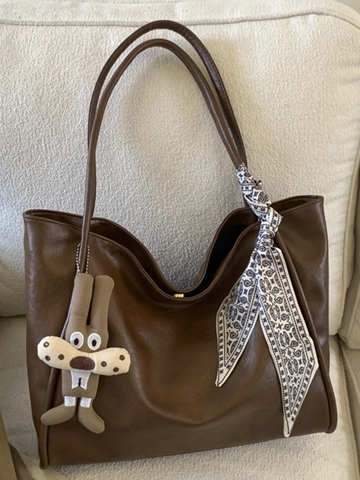 Minimalistische Retro PU Leder Tote Bag Für Damen Große Kapazität Schultertasche Mit Schal Und Anhänger Pendeln Mode Handtasche