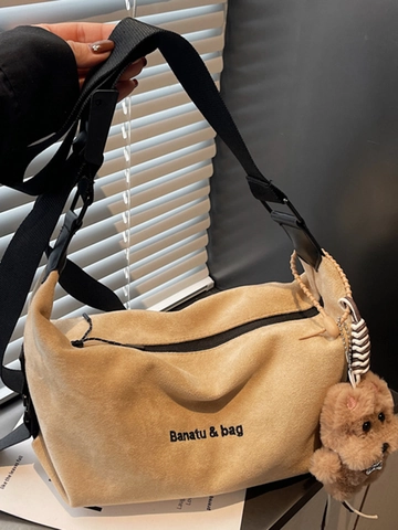 Bolso de Hombro de PU Efecto Ante de Gran Capacidad para Mujer Bolso Hobo Simple Con Colgante de Peluche Bolso Casual