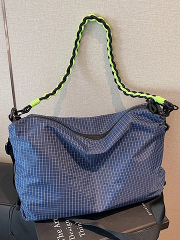 Dames Geruite Crossbodytas met Grote Capaciteit Casual Sportieve Tote Bag Lichtgewicht Polyester Schoudertas Gevlochten Handvat
