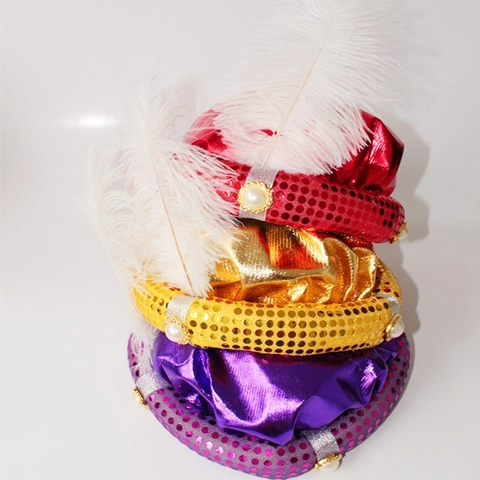 Cappello da Costume Esotico Aladdin Sultano Con Piuma Bianca Decorazione di Paillettes Satin Mascherata Performance Cappello da Festa Adulti Bambini