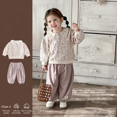 Completo a Due Pezzi da Bimba con Top a Maniche Lunghe a Fiori e Pantaloni Viola con Colletto in Pizzo e Toppa a Coniglio
