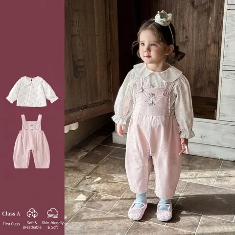 Set di Abbigliamento in Cotone a Due Pezzi in Stile Coreano per Neonata con Camicia a Maniche Lunghe Floreale e Pantaloni a Salopette Rosa con Ricamo di Coniglio