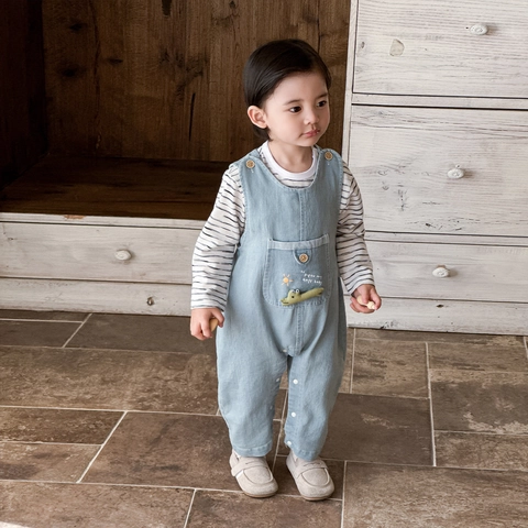 Completo Casual Coreano per Neonati Maschi T-Shirt a Righe a Manica Lunga e Pantaloni con Bretelle a Coccodrillo Autunno