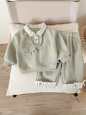Peuter Jongens Casual Katoenmix Lange Mouw Poloshirt En Broek Outfit Saliegroen Geborduurd Gestreepte Babykleding