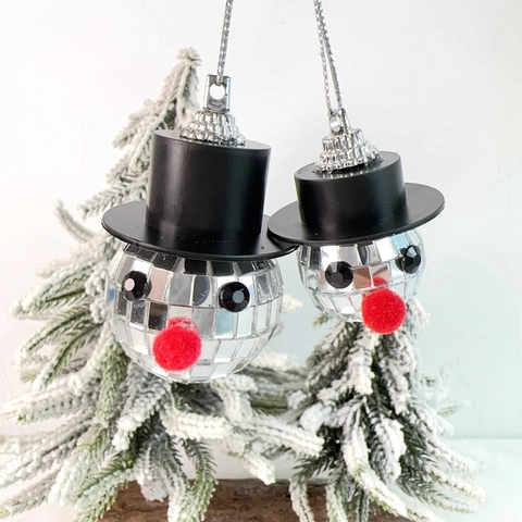 Ciondolo Natalizio a Forma di Pupazzo di Neve Disco Ball Superficie a Specchio Decorazione per Albero di Natale Con Cappello Nero Naso Rosso
