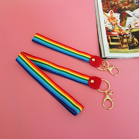 Porte-clés en Sangle Rayée Arc-en-ciel Cordon en Cuir pour Clés de Téléphone Porte-badge Décoration de Sac à la Mode Accessoire