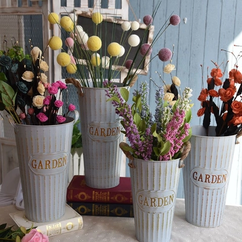 Vintage Metal Flower Bucket Distressed Iron Vase With Hemp Rope Handles Rustic Farmhouse Style Decorative Tin Planter For Home Garden