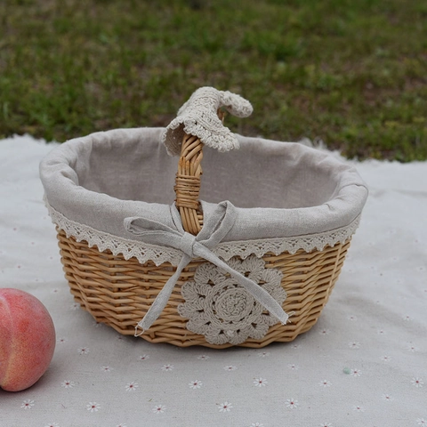 Handgefertigter Weidengeflochtener Handkorb Mit Spitzenfutter Häkelblume Schleife Naturholzfarbe Picknick Aufbewahrung Blumenkorb
