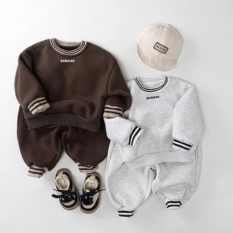 Sweat-shirt Doublé Polaire pour Enfants Décontracté Coton Chaud Hiver Pullover Avec Imprimé Lettres Poignets Rayés pour Garçons Filles