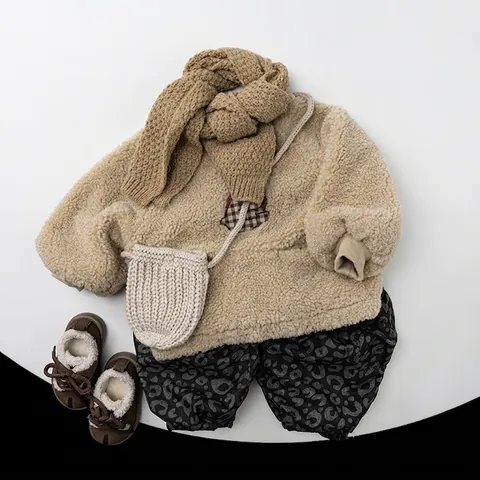 Felpa in Pile Appesantita per Bambini Invernale Orso Patch Pullover Ragazzi Ragazze Stile Coreano Top a Maniche Lunghe