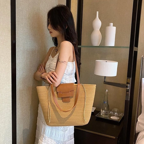 Korean Style Large Capacity Woven Straw Tote Bag For Women Casual Beach Vacation Shoulder Bag Versatile Fashion Handbag