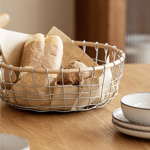 Round Iron Wire Woven Storage Basket With Rattan Rim Rustic Metal Fruit Bread Vegetable Storage Organizer Decorative Tabletop Basket