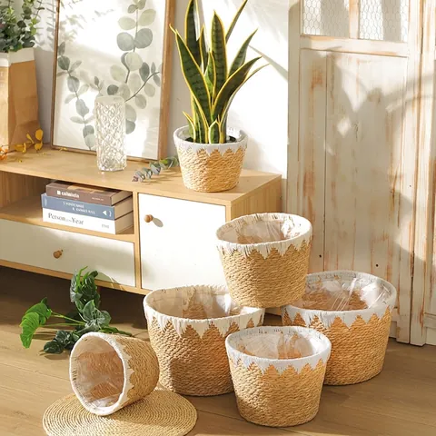 Noorse Handgeweven Stro Bloemenmand Bloempot Met Plastic Voering Voor Binnen Tuin Decoratie Grijze Plantenbak