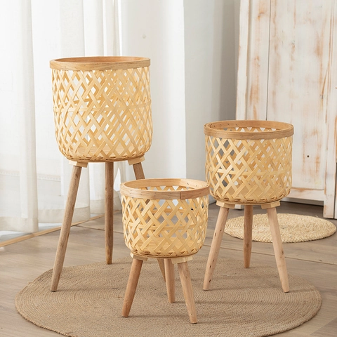 Hand-Woven Rattan Plant Stand With Wooden Legs Nordic Style Floor Woven Flower Basket Natural Wood Color Planter Holder For Indoor Living Room