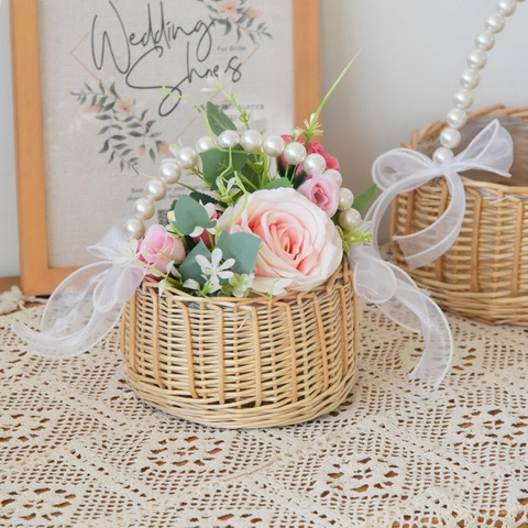 Hand Woven Willow Flower Basket With Artificial Pearl Handle And Mesh Bow Romantic Wedding Flower Girl Basket Picnic Storage Organizer