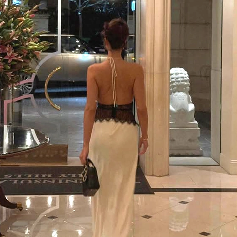 Abito Maxi da Donna con Scollo a V Profondo all'Americana e Schiena Scoperta con Patchwork in Pizzo Vestibilità Slim Elegante