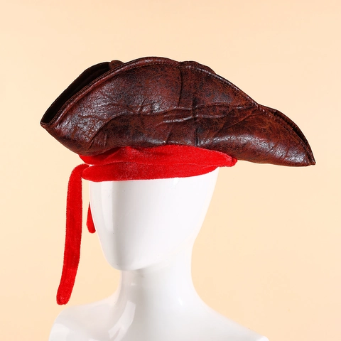 Cappello da Pirata Tricorno Vintage Marrone Finta Pelle Scamosciata Effetto Distressed Con Nastro Rosso Per Cosplay Halloween