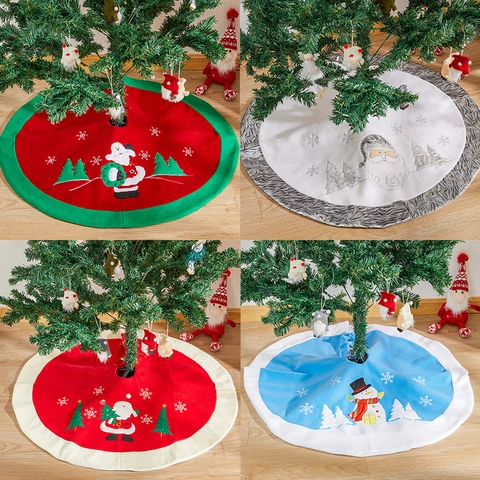 Jupe de Sapin de Noël Brodée de Dessins Animés Couvre Base de Sapin en Tissu Rond de Haute Qualité Père Noël Bonhomme de Neige Décor