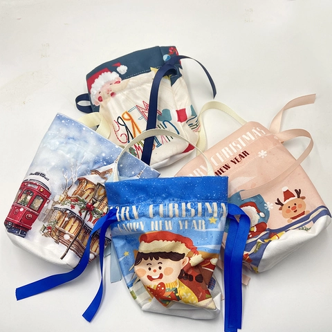 Sacs Cadeaux à Cordon de Noël Père Noël Renne Peluche Sac de Pommes pour Fête Bonbons Emballage Pochette Cadeau