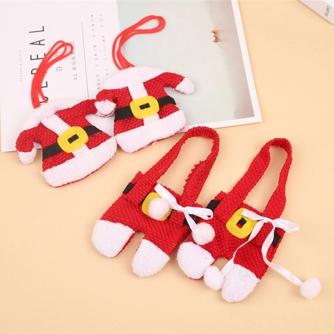 Porte-Couverts en Forme de Costume de Père Noël Pour Décoration de Table Tissu Non Tissé Poches à Argenterie Haut et Pantalon Ornement de Fête de Noël