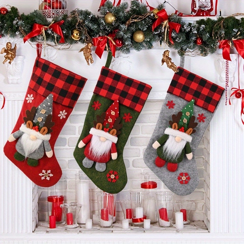 Chaussette de Noël Gnome 3D Avec Revers à Carreaux Buffalo Poupée Sans Visage Rudolph Ornement Suspendu Décoration de Fête Maison Sac Cadeau
