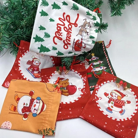 Weihnachten Kordelzug Geschenktüten Polyester Cartoon Weihnachtsmann Schneemann Rentier Apfel Verpackung Tüten Party Süßigkeiten Taschen
