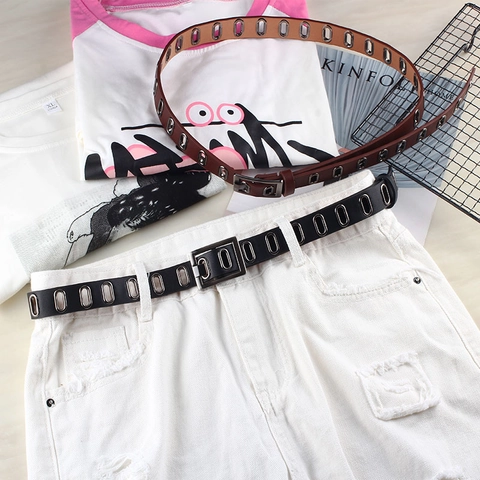 Cintura da Donna in Pelle Artificiale Stile Punk Occhielli in Metallo Cinturino Decorativo per Jeans Nero Caffè
