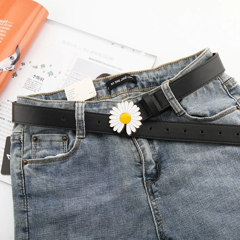 Cintura da Donna in Pelle Sintetica Vintage Elegante Semplice Fibbia a Margherita Cinturino Decorativo per Jeans Vestito Nero