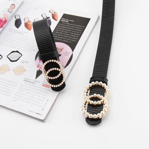 Cintura da Donna alla Moda in Pelle PU con Motivo a Lucertola Fibbia a Doppio Anello con Perle Artificiali Elegante