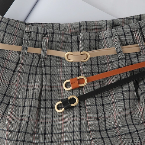 Ceinture Fine en Cuir PU Minimaliste Pour Femmes Avec Boucle Ovale Dorée Pour Robes Costumes Ceinture Réglable