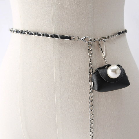 Cinturón de Cadena de Metal para Mujer con Mini Bolso Perla Artificial Decorativa Cadena Tejida de Cuero Negro Accesorio de Vestido
