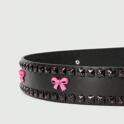 Cintura da Donna in Similpelle Stile Punk Y2K Nera Con Fiocchi Rosa e Rivetti Quadrati Cintura a Doppia Fila di Occhielli per Jeans Accessori