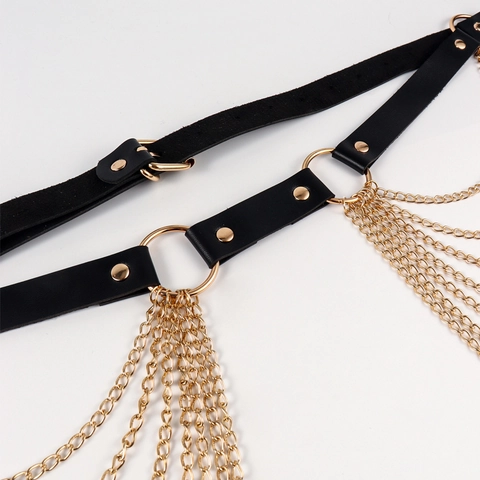 Ceinture à Chaîne Multi-couches Punk pour Femmes Chaîne de Taille en Cuir PU Avec Gland à Anneau en Alliage Harnais de Corps Gothique Accessoire Bijoux
