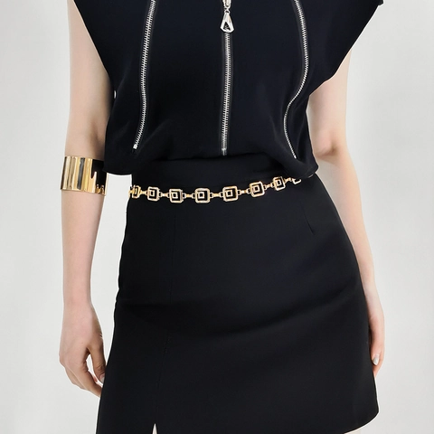 Cintura da Vita in Metallo a Catena Geometrica Quadrata Traforata Moderna per Donna Oro Galvanizzato Cintura a Maglie Versatile per Abito