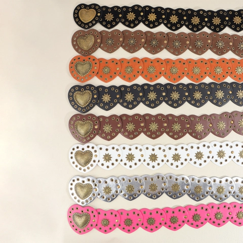 Ceinture Western pour Femme en Forme de Cœur Style Punk Bohême Cuir PU avec Oeillets et Rivets pour Robes Jeans