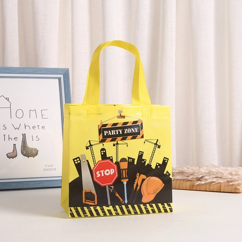 Construction Theme Polyester Gift Bags Cartoon Excavator Pattern Portable Tote Bags For Kids Birthday Party Favors Bags