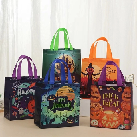 Halloween Cartoon Print Non-woven Fabric Gift Bag Pumpkin Ghost Castle Printed Candy Packaging Tote Bag For Party Favors