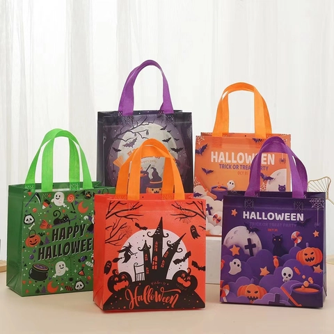 Halloween Cartoon Print Non-woven Fabric Gift Bag Pumpkin Ghost Castle Printed Candy Packaging Tote Bag For Party Favors
