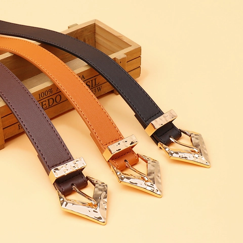 Ceinture Fine en Similicuir Vintage pour Femme Avec Boucle en Alliage Martelée Dorée Ceinture de Taille Mode Y2K pour Robes