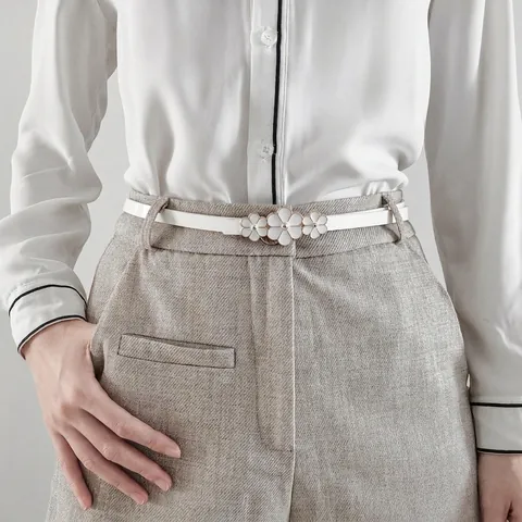 Women Fashion PU Leather Thin Belt With Daisy Flower Buckle Casual Narrow Waistband For Dresses And Pants White