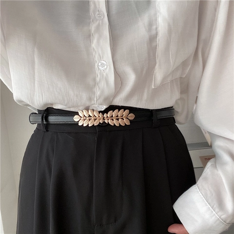 Cintura Sottile da Donna in Ecopelle Regolabile Fibbia Minimalista a Foglia Dorata Fascia da Vita per Abiti Completi Gonne Accessori