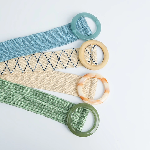 Dames Boheems Elastisch PP Stroverweven Breed Riem Met Ronde Hars Gesp Voor Jurken Vakantie Strand Accessoires