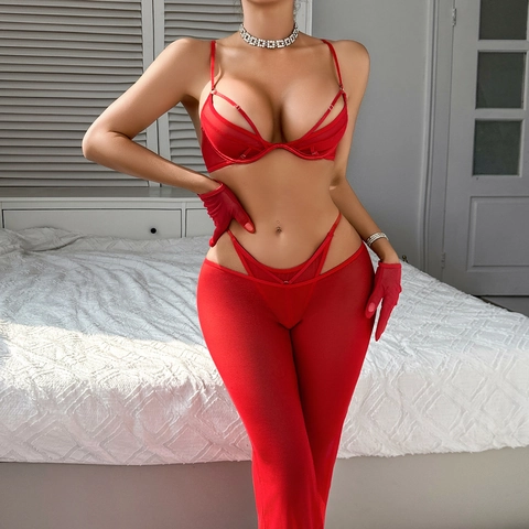 Ensemble Lingerie Sexy en Maille Rouge Pour Femmes Avec Soutien-Gorge Évidé Cœur String Pantalon Évasé Et Gants