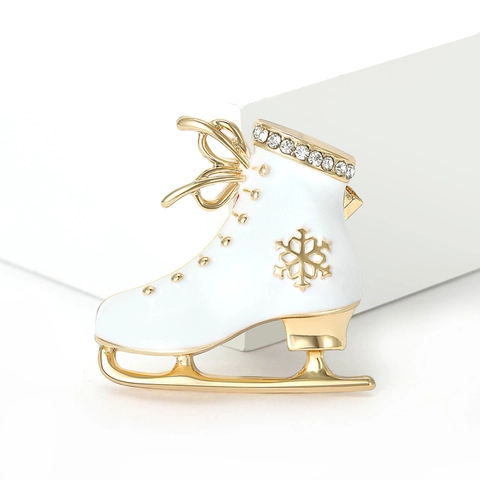 Vintage Christmas Ice Skate Brooch Gold Plated Alloy Enamel Snowflake Rhinestone Corsage Pin For Women Festive Winter Gift