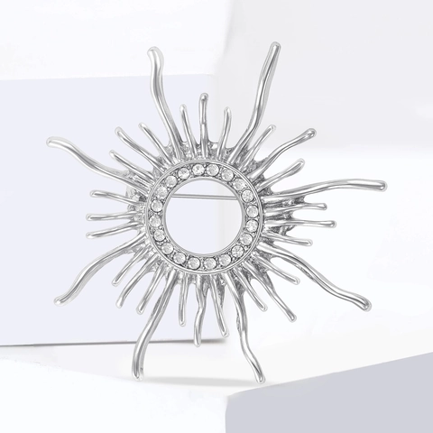 Elegant Sunburst Alloy Brooch For Women Hollow Sun Shape With Rhinestone Inlay Gold Silver Plated Suit Cardigan Pin Jewelry