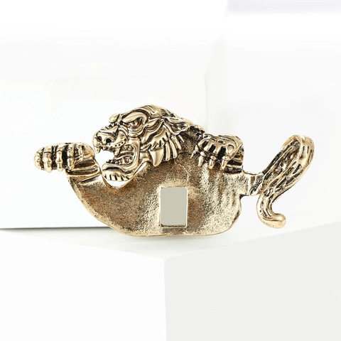 Vintage Alloy Enamel Tiger Brooch Majestic Animal Lapel Pin For Men Retro Cardigan Coat Creative Brooch Jewelry Accessories